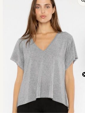 Ripley Rader everyday v-Neck Short Sleeve Relaxed Women's Top - Gray
